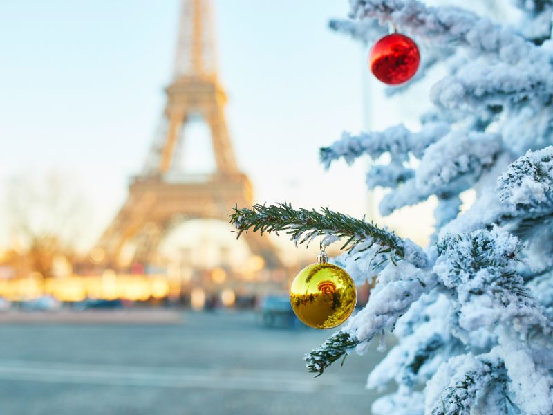 NATALE A PARIGI
